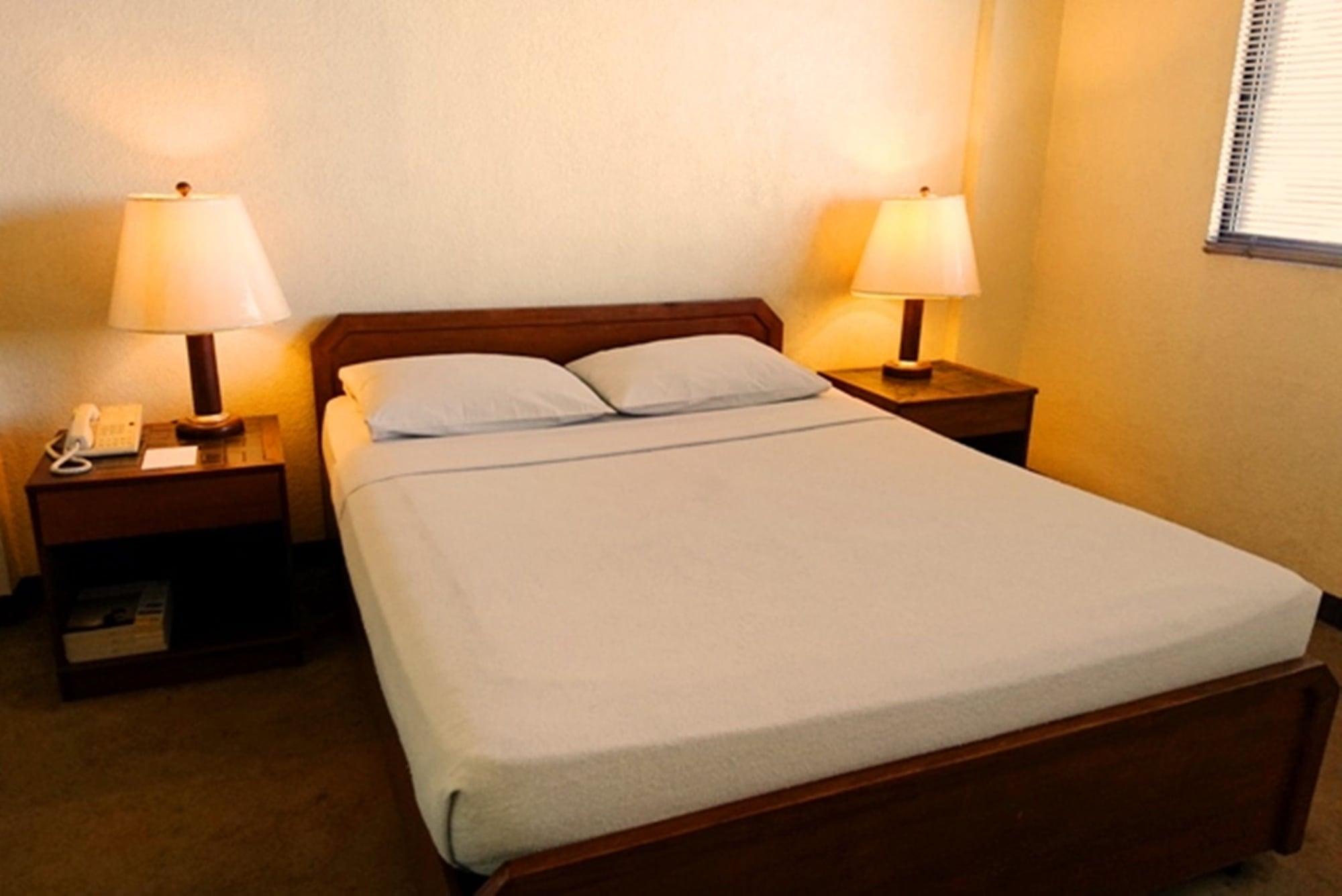 Amorsolo Mansion Hotel Makati City Ngoại thất bức ảnh