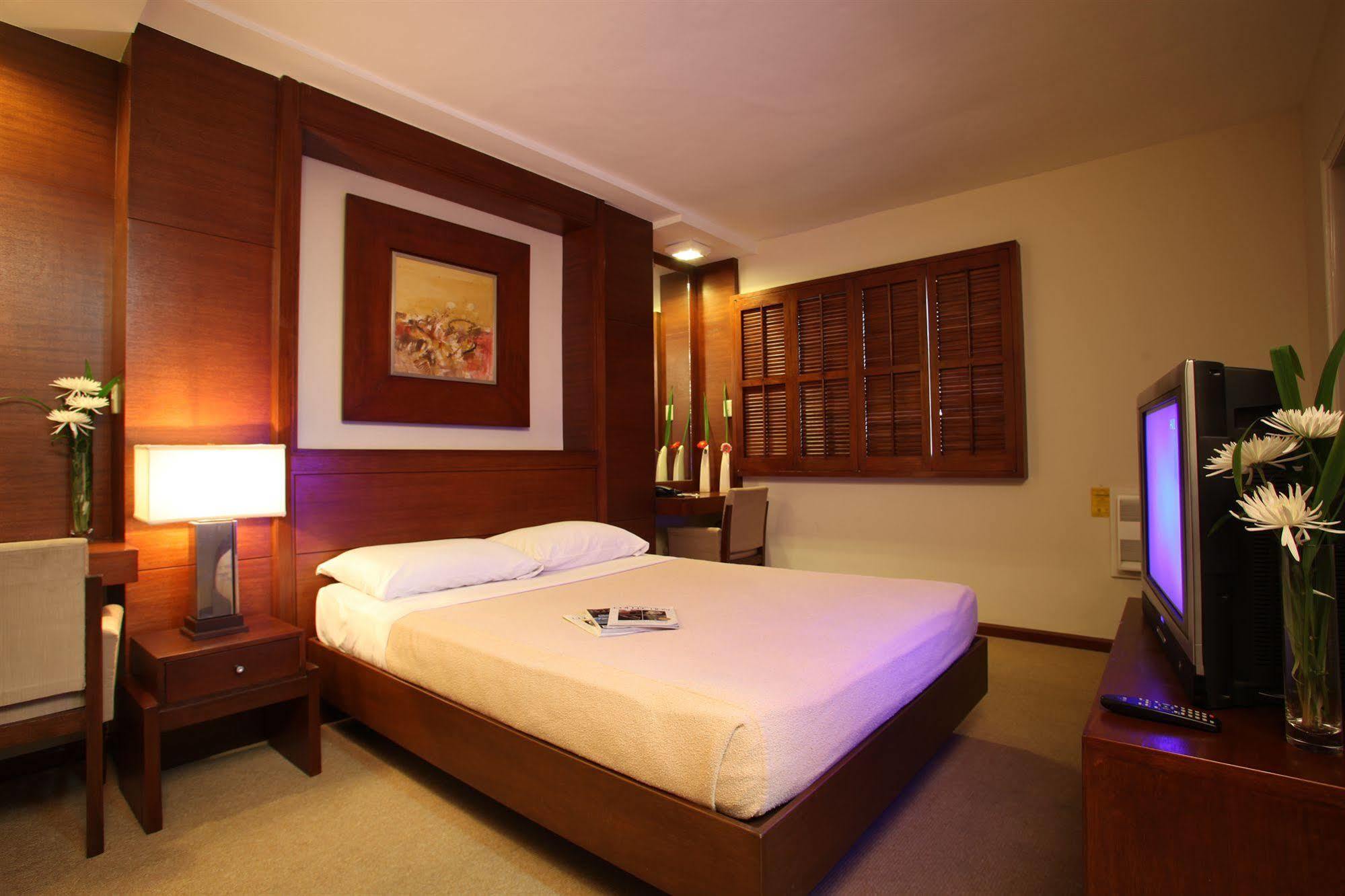 Amorsolo Mansion Hotel Makati City Ngoại thất bức ảnh